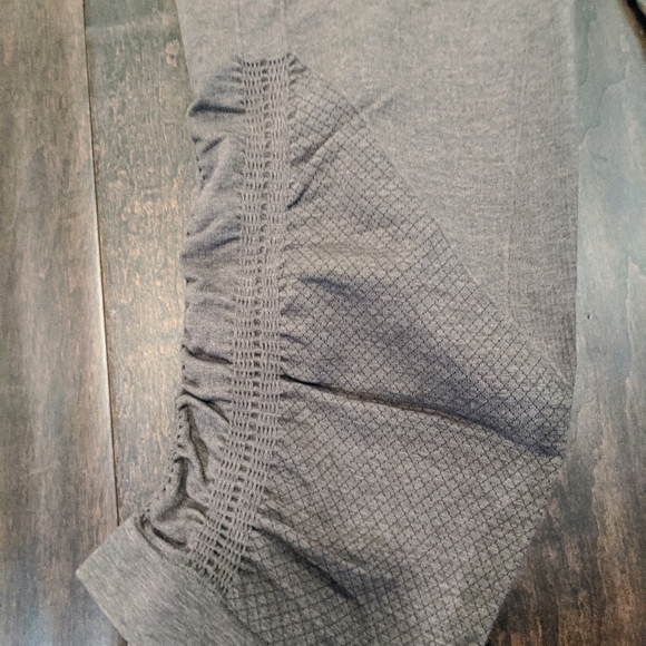 Lululemon Ebb to Street Seamless Crops - Picture 4 of 4